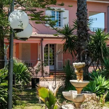 Villa California *